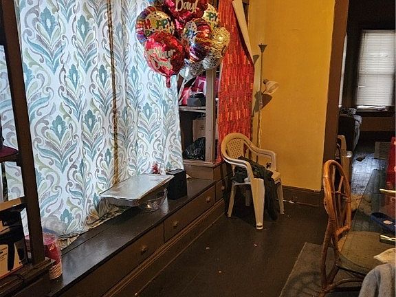 5th image of 9516 Easton Ave