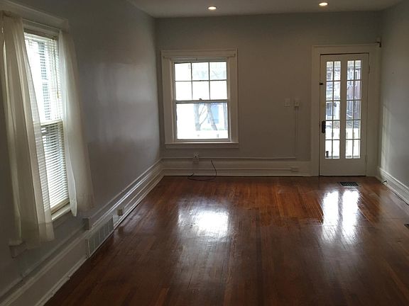 3rd image of 746 Lafayette Ave #2