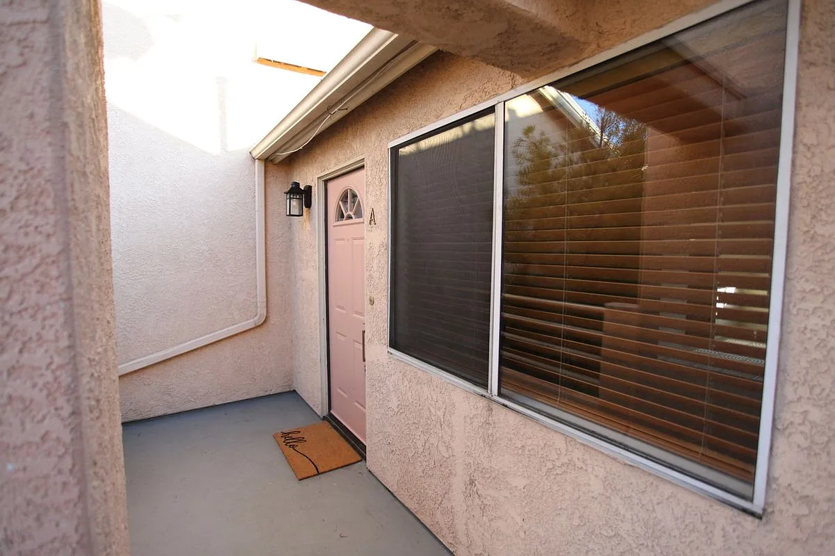 2 bed, 2.0 bath, 861 sqft, $2,800 — Photo 3