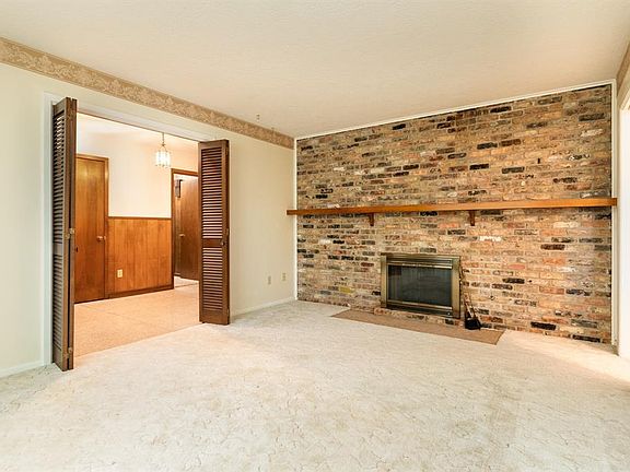 5th image of 902 McGinty St