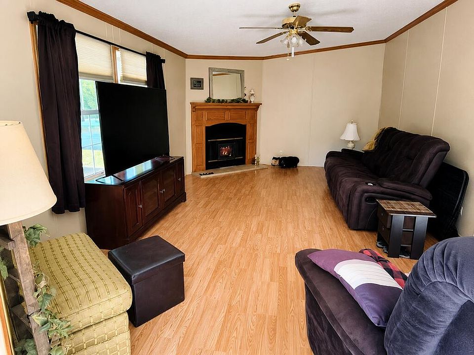 2nd image of 10106 Spring Creek Rd