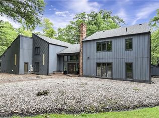 2925 Mill Gate Dr, Willoughby Hills, OH 44094