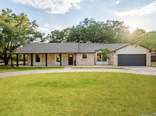 105 Oak Crest Dr, La Vernia, TX 78121