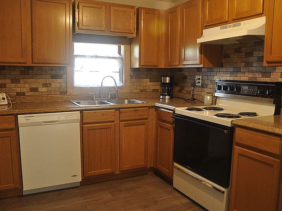4th image of 1453 6th St