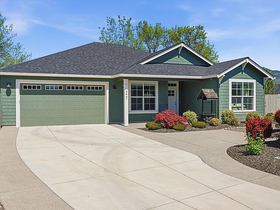 2nd image of 3847 Arena Dr