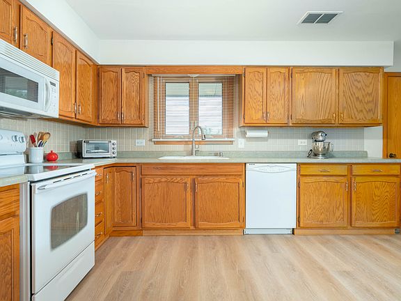 4th image of 11000 S Theresa Cir APT 3B