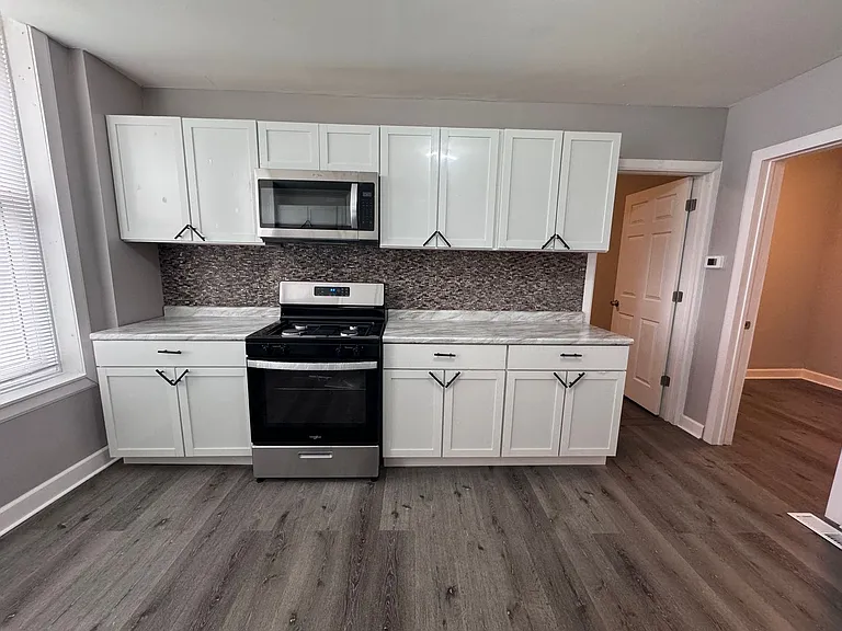 2244 S Spaulding Ave — Photo 3