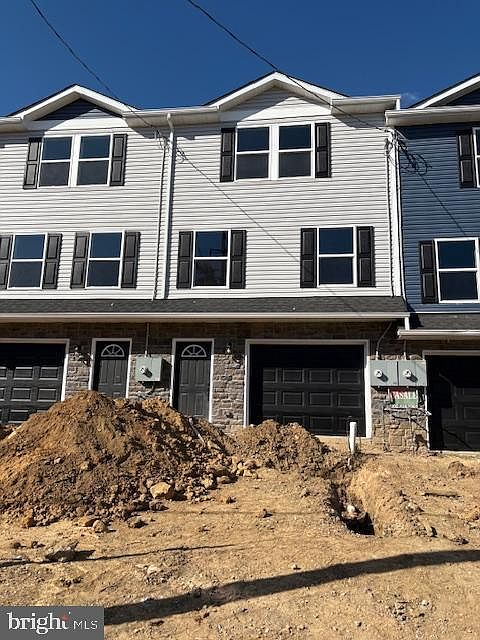 2nd image of 1401 Brown St