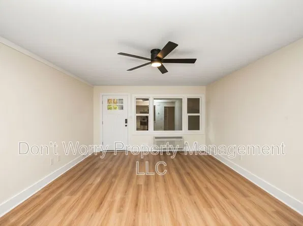 10486 Us Highway 21 S, Glade Valley, NC