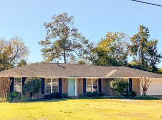 122 Livingston Cir, Prattville, AL 36066