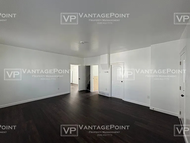 513 E Quincy St — Photo 8