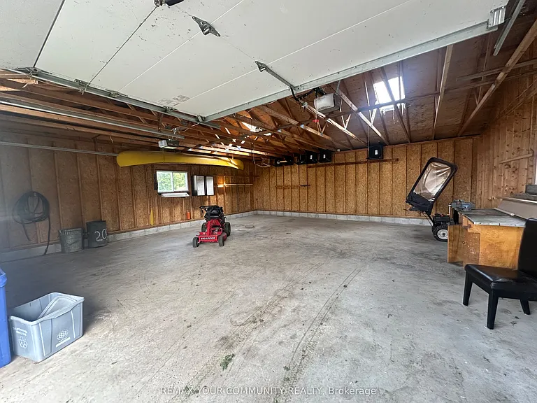 203 Lake Dr E — Photo 6