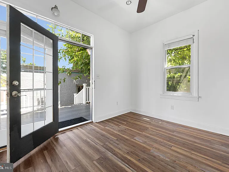 305 Main St #5 — Photo 8