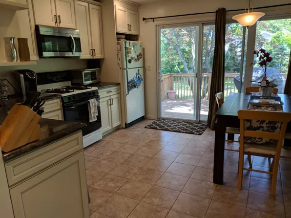 35 Churchill Rd, Cresskill, NJ 07626