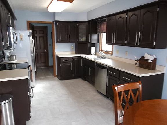 3rd image of 1104 Kennedy Dr