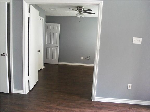 3rd image of 1509 Oxford Pl