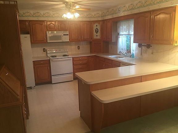 2nd image of 232 Park Place Dr