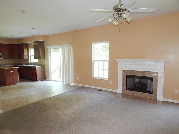 3rd image of 4940 Indian Summer Dr