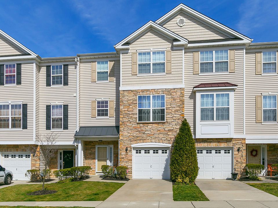 1st image of 126 Acorn Dr