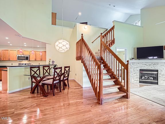 5th image of 705 Crazy Horse Cir
