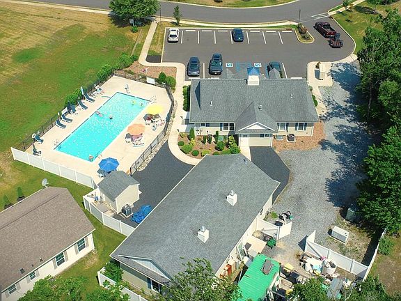 3rd image of 2058 Shore Rd #307