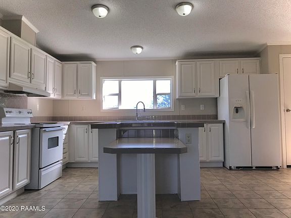 5th image of 1000 N Vivian Ave