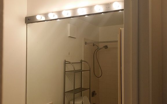 2nd image of 1250 N La Salle Dr APT 504