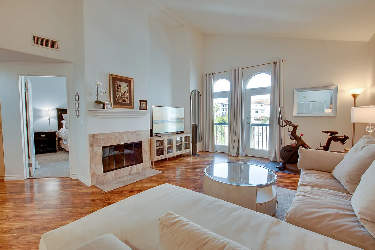 1 bed, 888 sqft, $2,999 — Photo 2