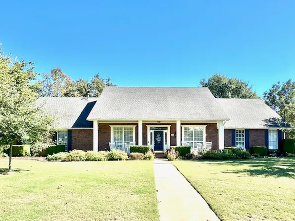 1738 N Barrington Dr, Fayetteville, AR 72701