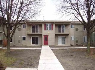 10039 Allen Pointe Dr, Allen Park, MI 48101
