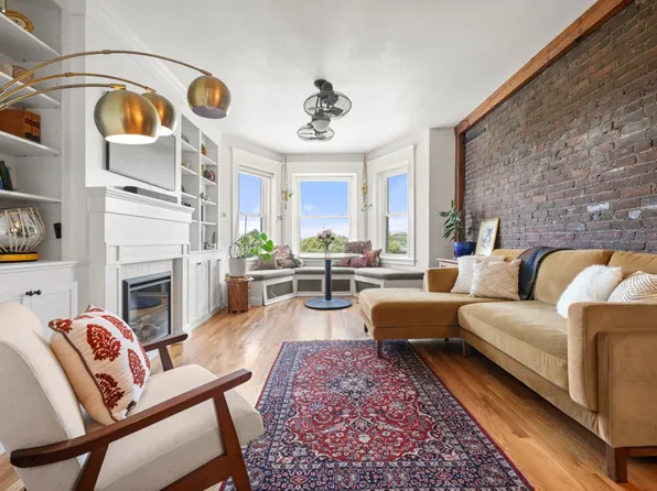 520 Beacon St APT 5A, Boston, MA 02215