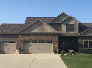 2107 Slade Ln, Mahomet, IL 61853