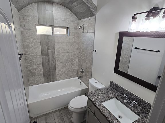 5th image of 1108 N Campo St #B