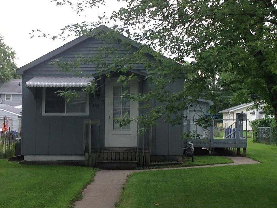 1st image of 424 30th Ave N