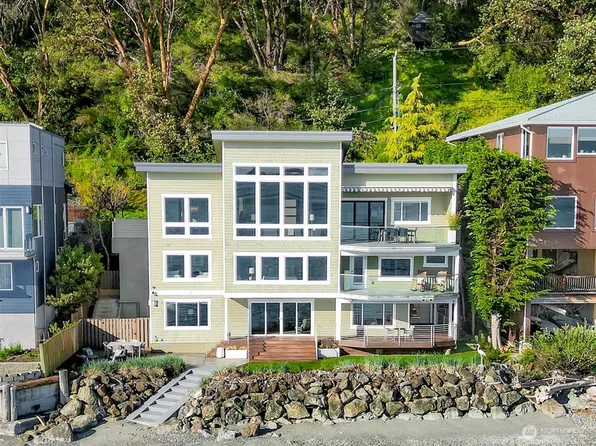 12069 30th Avenue SW, Burien, WA 98146