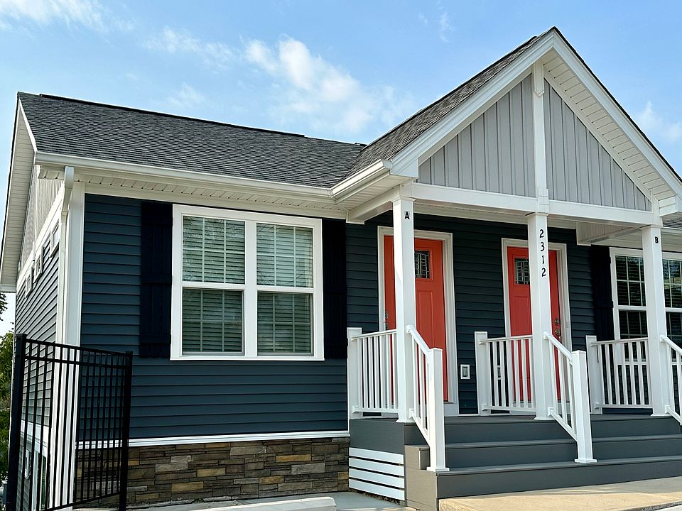 Private, lighted covered entry for late night arrivals