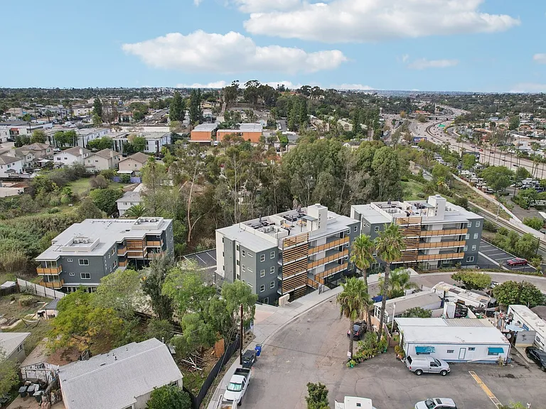 40rty on Colony — Photo 5