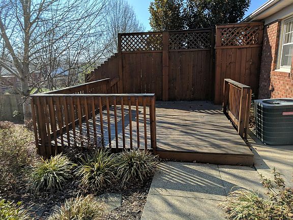 4th image of 126 Oakmont Ln