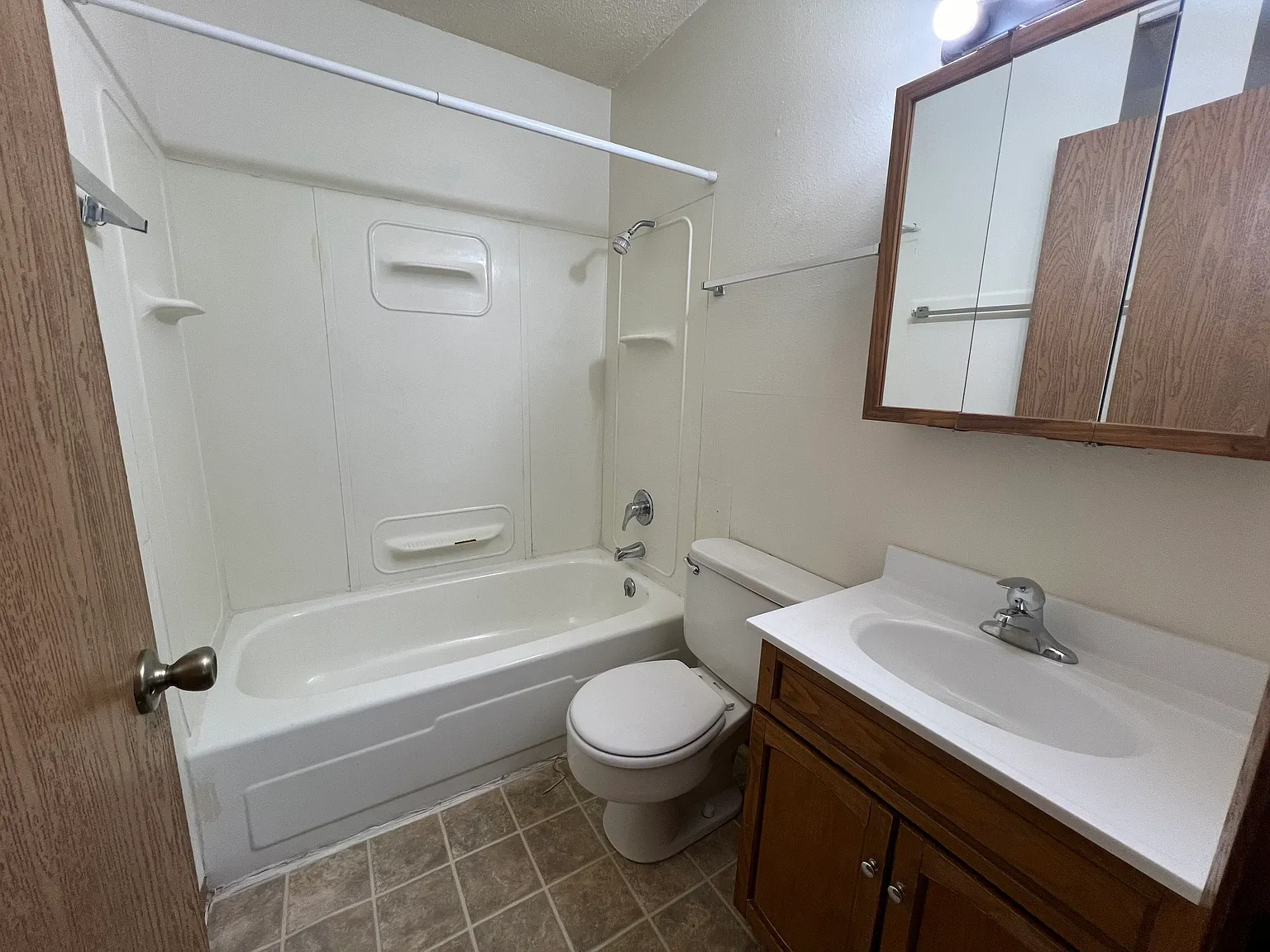 408 5th Ave E — Photo 3