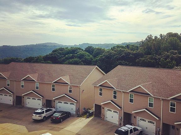 2nd image of 522 Blackstone Dr