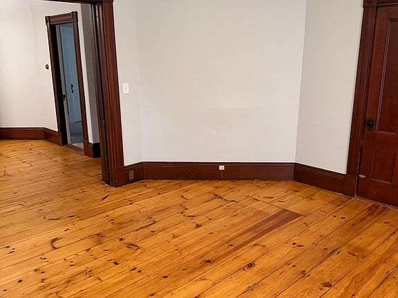 Living Room/Flex Room