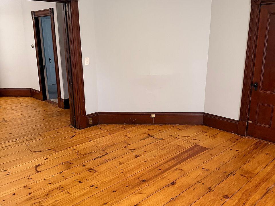 Living Room/Flex Room