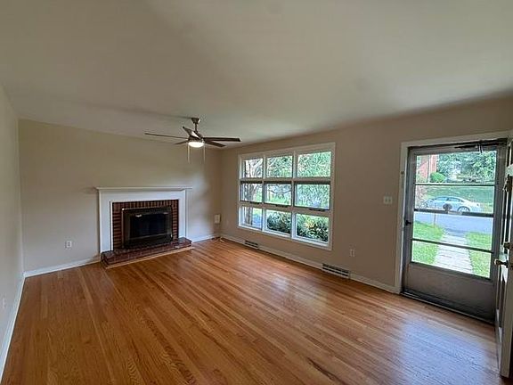 4th image of 302 Burnley Dr