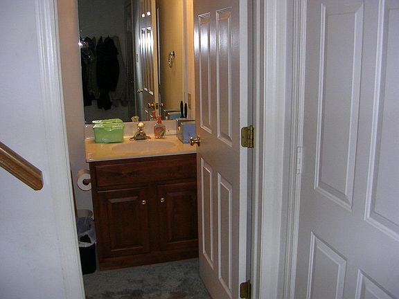 5th image of 209 Parklawn Ct