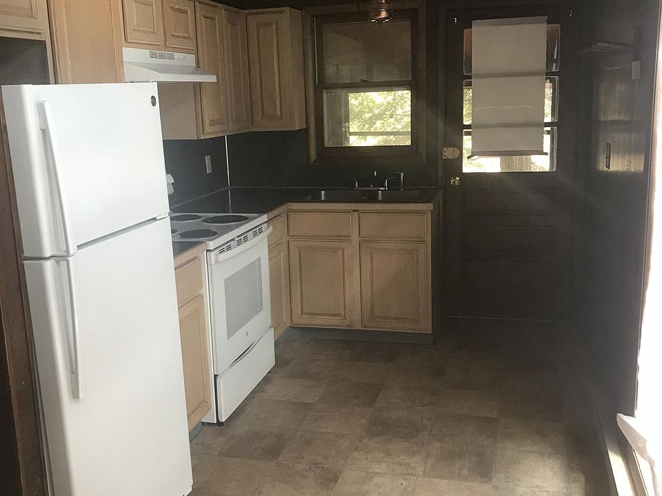 2nd image of 5435 Ridgefield Dr
