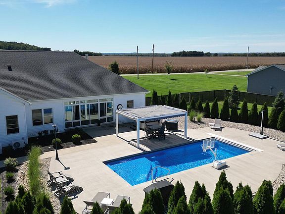 4th image of 345 Snyder Rd