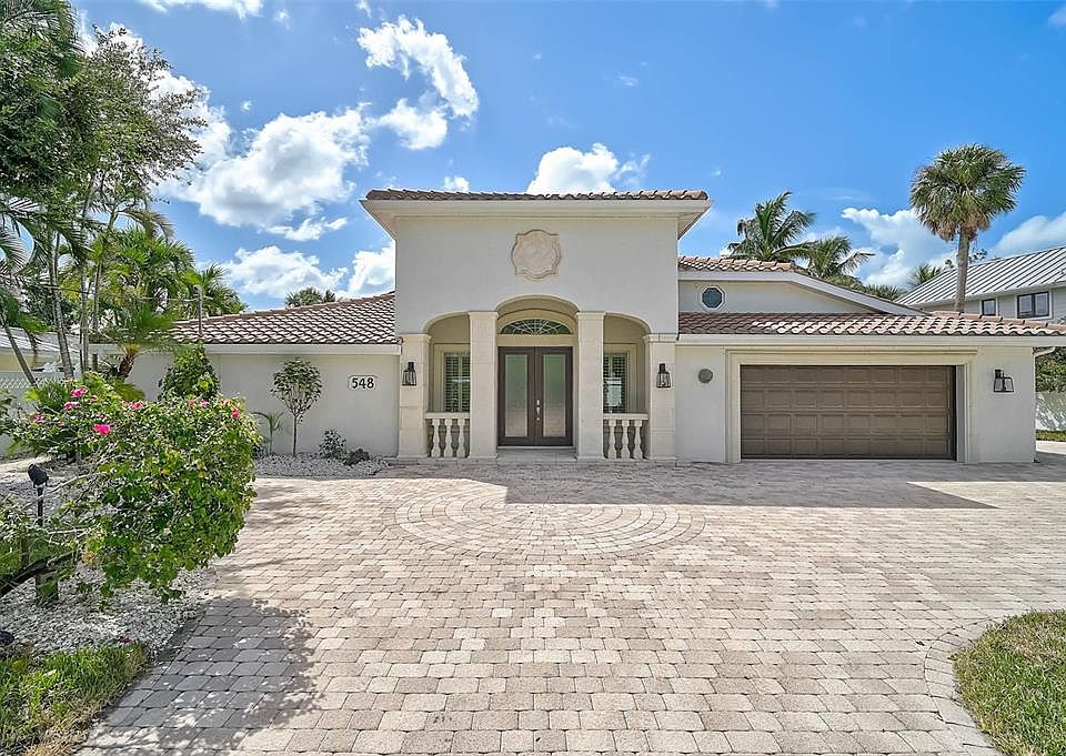 1st image of 548 Siesta Dr