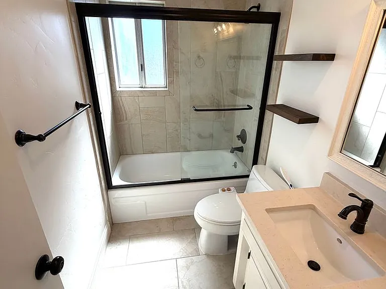 1704 Castle Ct — Photo 27