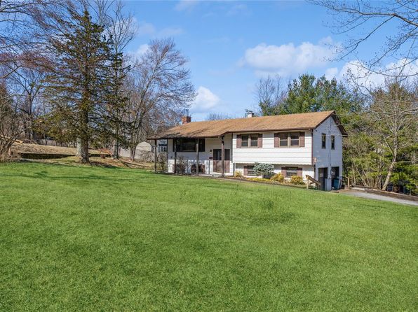 74 Interlochen Parkway, Monroe, NY 10950