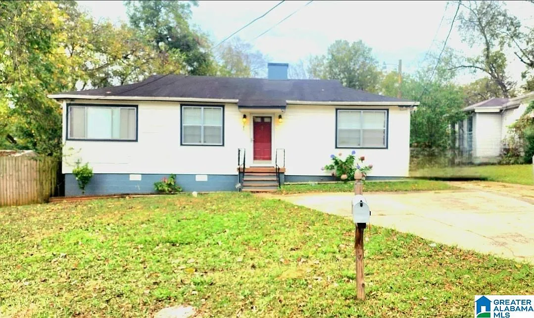 2 bed, 1.0 bath, $1,200 — Photo 1